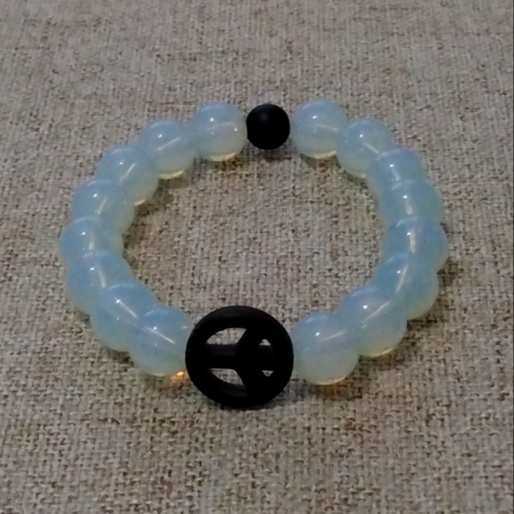 Brand new PEACE Bracelet For Woman